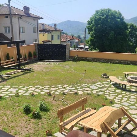 Guesthouse Nefertiti Smolyan Extérieur photo