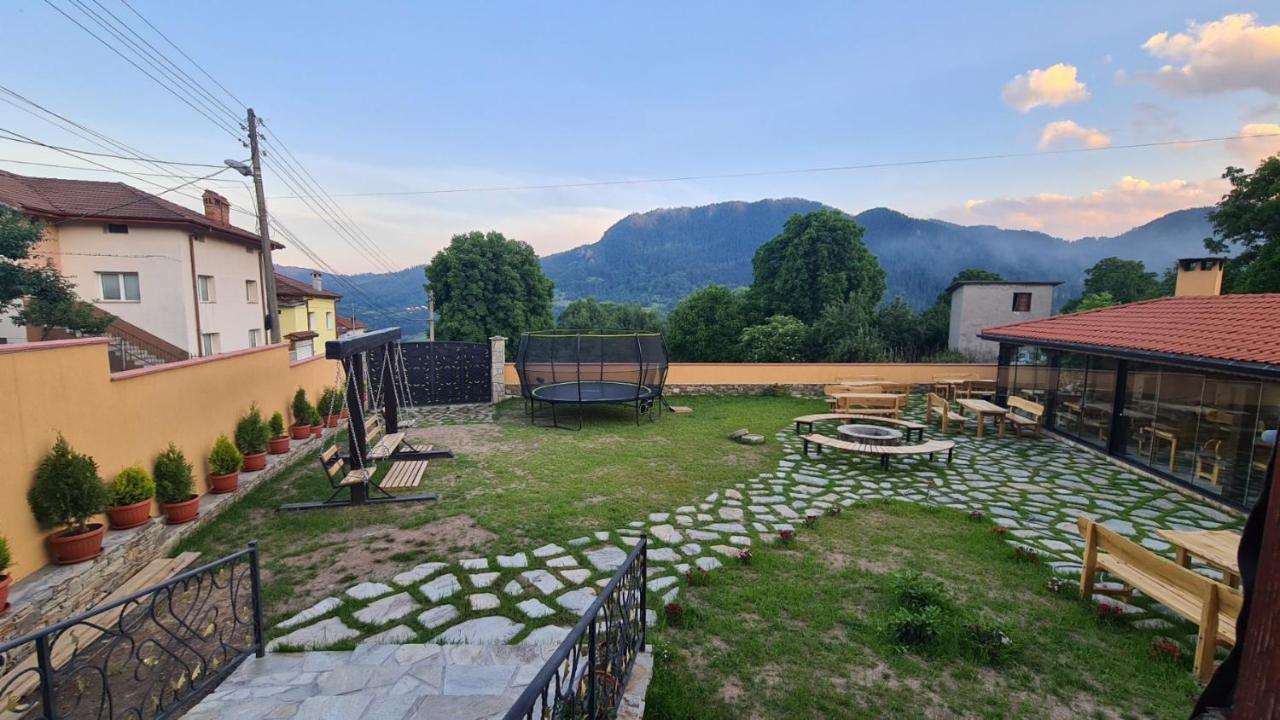 Guesthouse Nefertiti Smolyan Extérieur photo